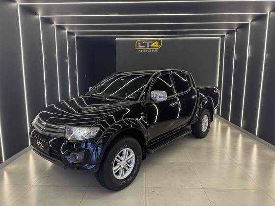 MITSUBISHI L200 TRITON 3.5 HPE 4X4 CD V6 24V FLEX 4P AUTOMÁTICO